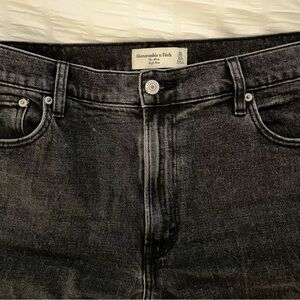 Abercrombie & Fitch The Mom Jean High Rise size 31/12 short